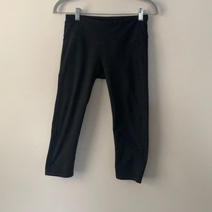 ATHLETA Black Capri Length Leggings, Size Small